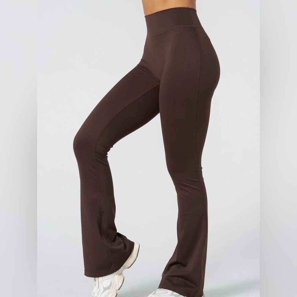 Like new YoungLA Bossy Brown W227 Curve Flare Leggings XXS